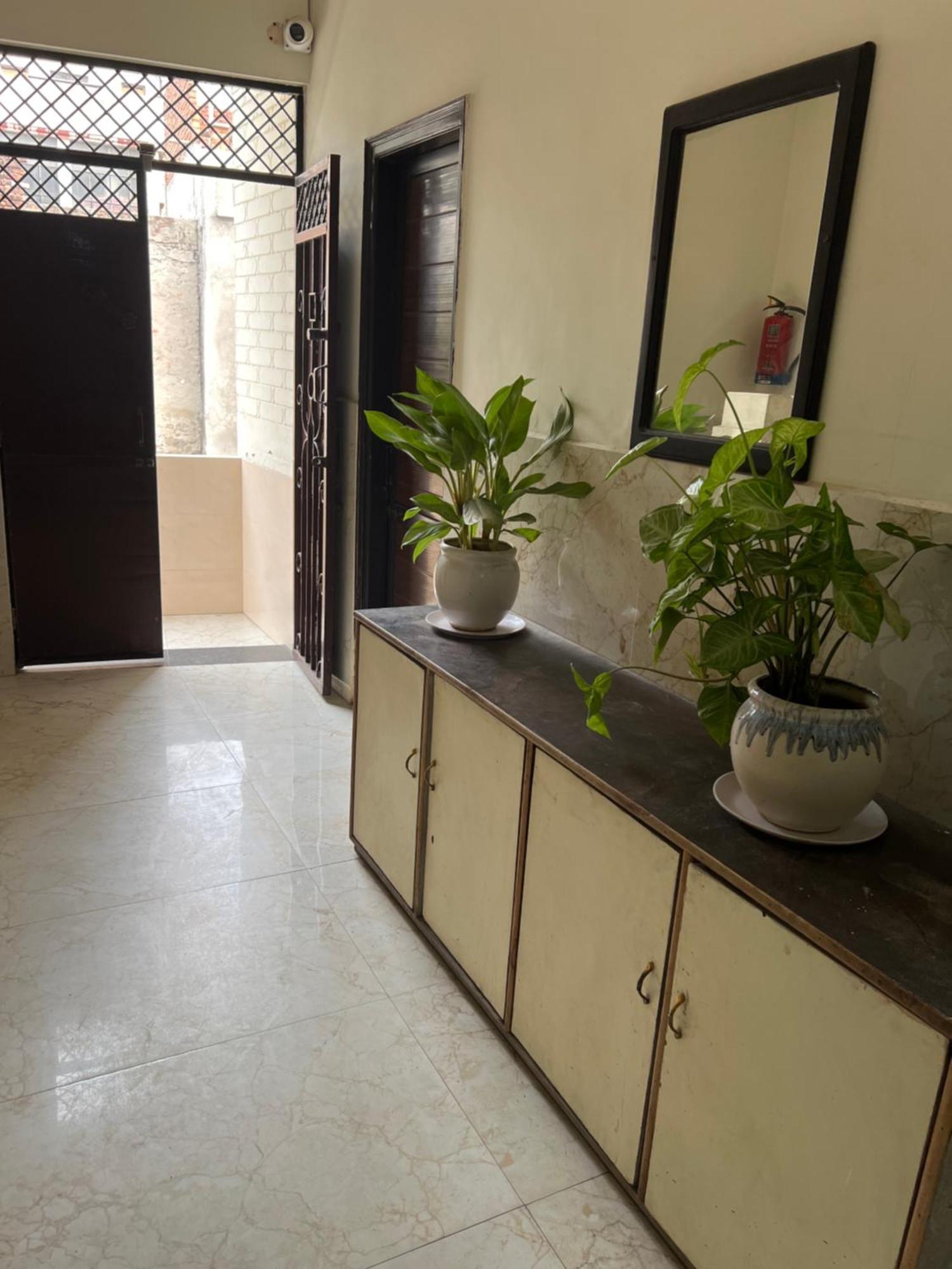 Raja Guest House -- Jalandhar Railway Station -- For Family, Couples, Travellers 外观 照片