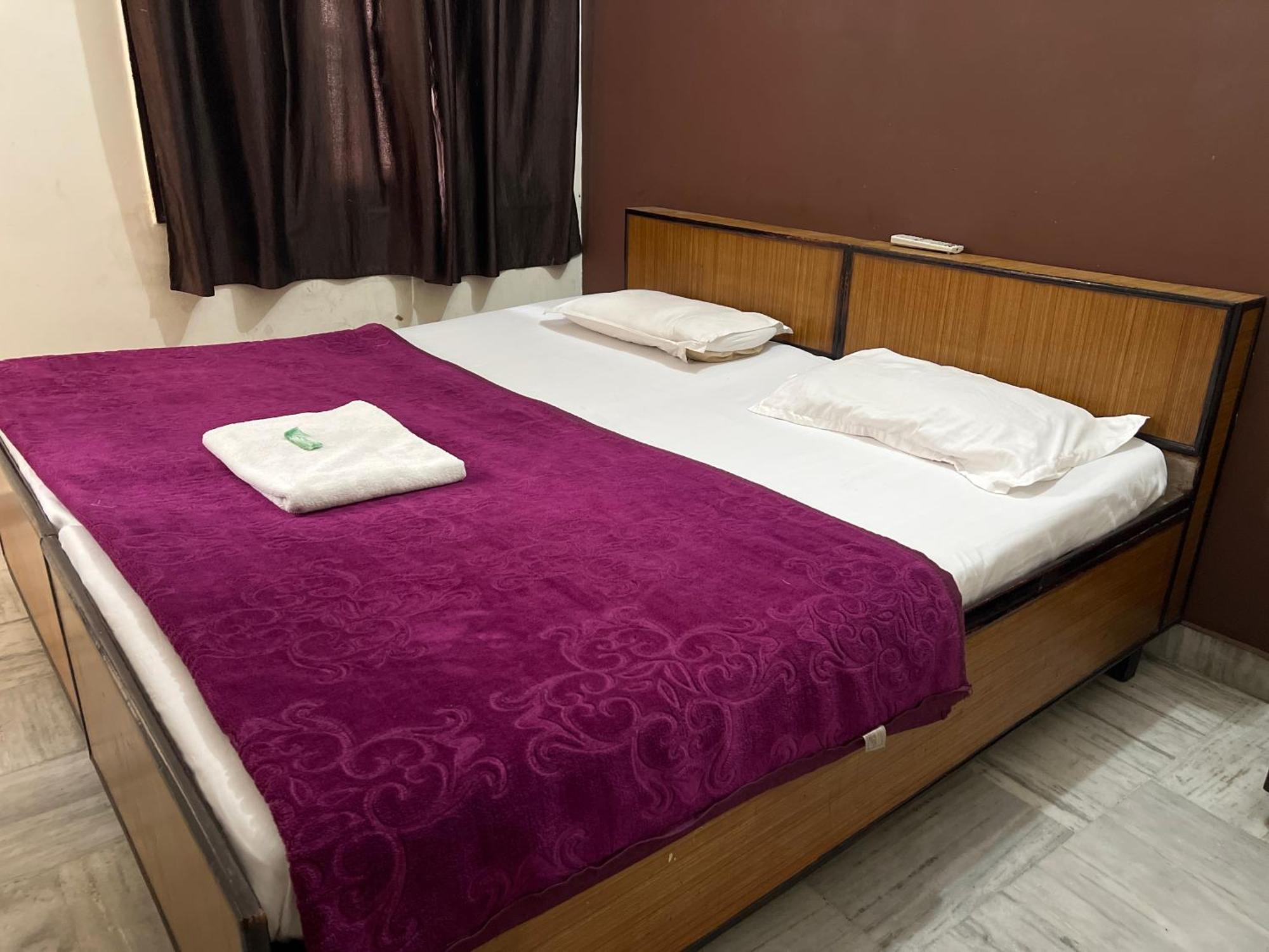 Raja Guest House -- Jalandhar Railway Station -- For Family, Couples, Travellers 外观 照片