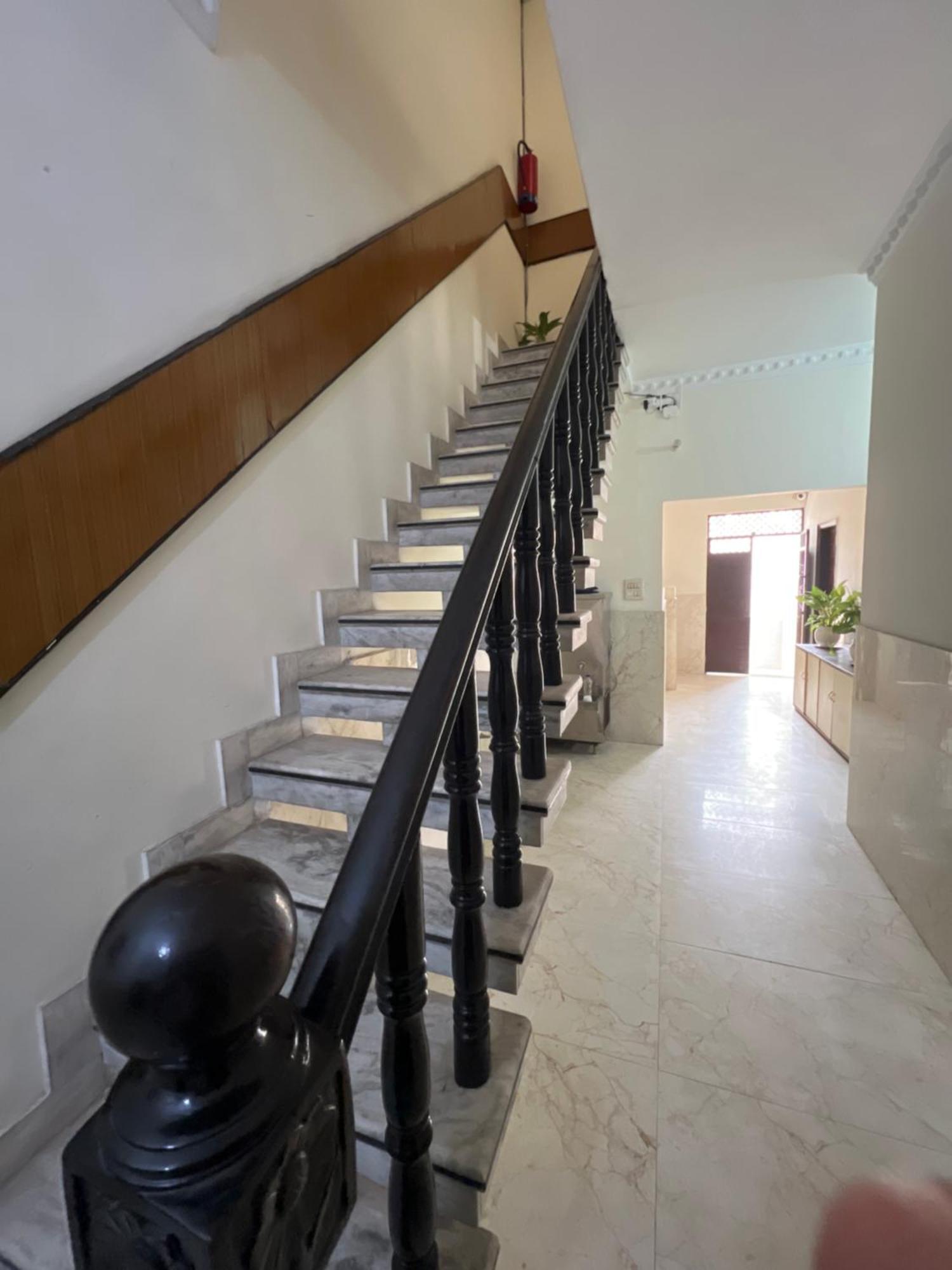 Raja Guest House -- Jalandhar Railway Station -- For Family, Couples, Travellers 外观 照片