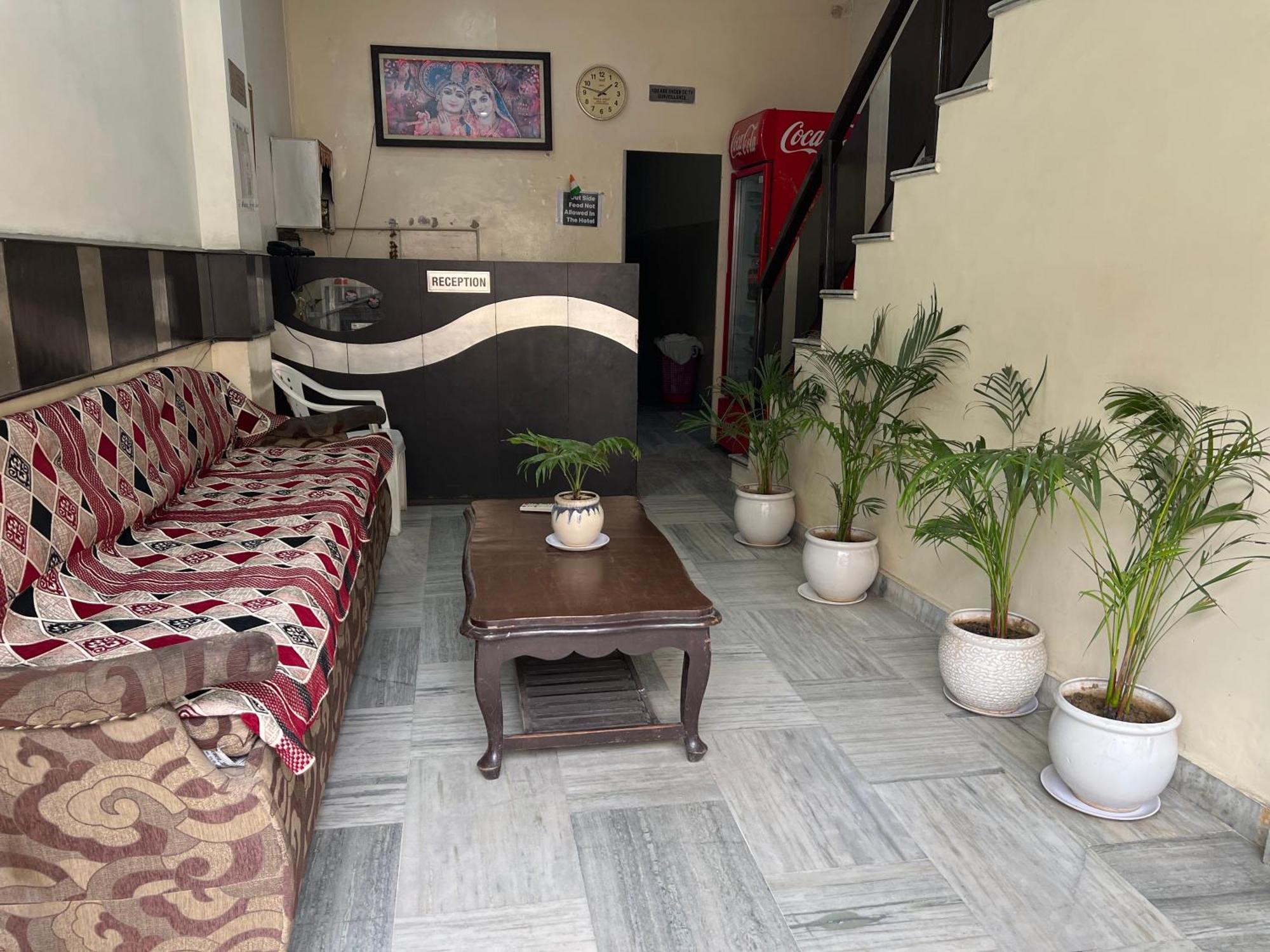 Raja Guest House -- Jalandhar Railway Station -- For Family, Couples, Travellers 外观 照片